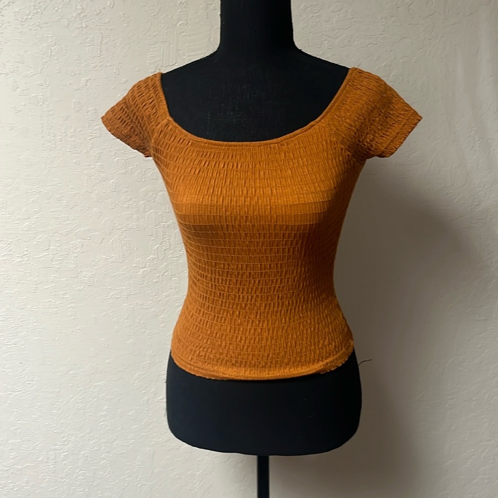 Women’s Rust Smocked Crop Top